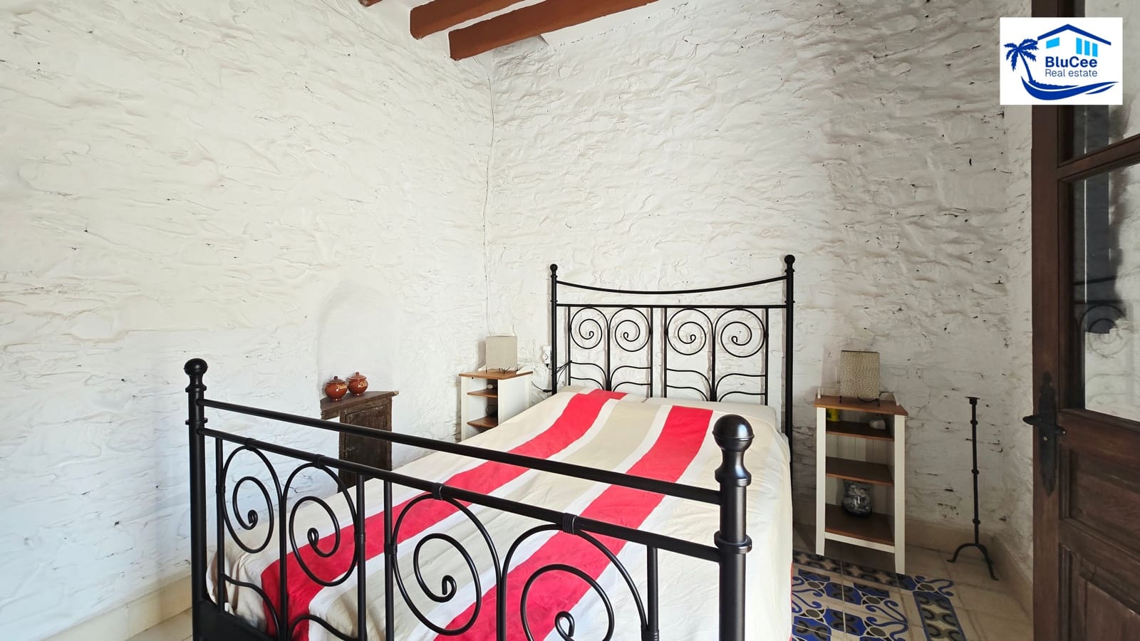 Casa de 4 habitaciones en Almáchar en venta - 215.000 € (Ref: 9985869)