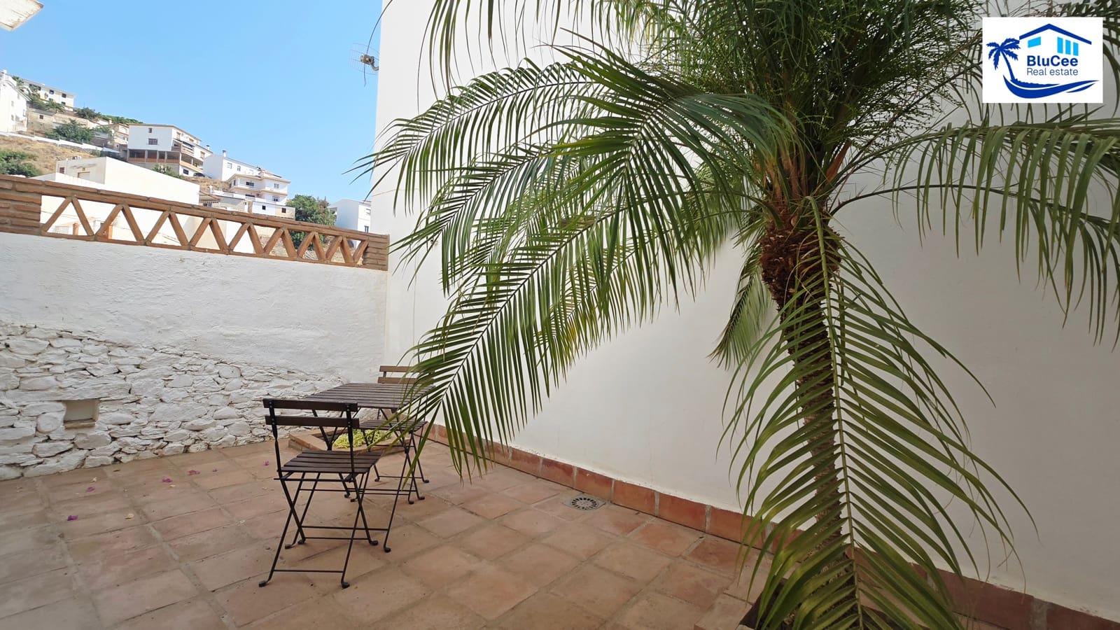 Casa de 4 habitaciones en Almáchar en venta - 215.000 € (Ref: 9985869)