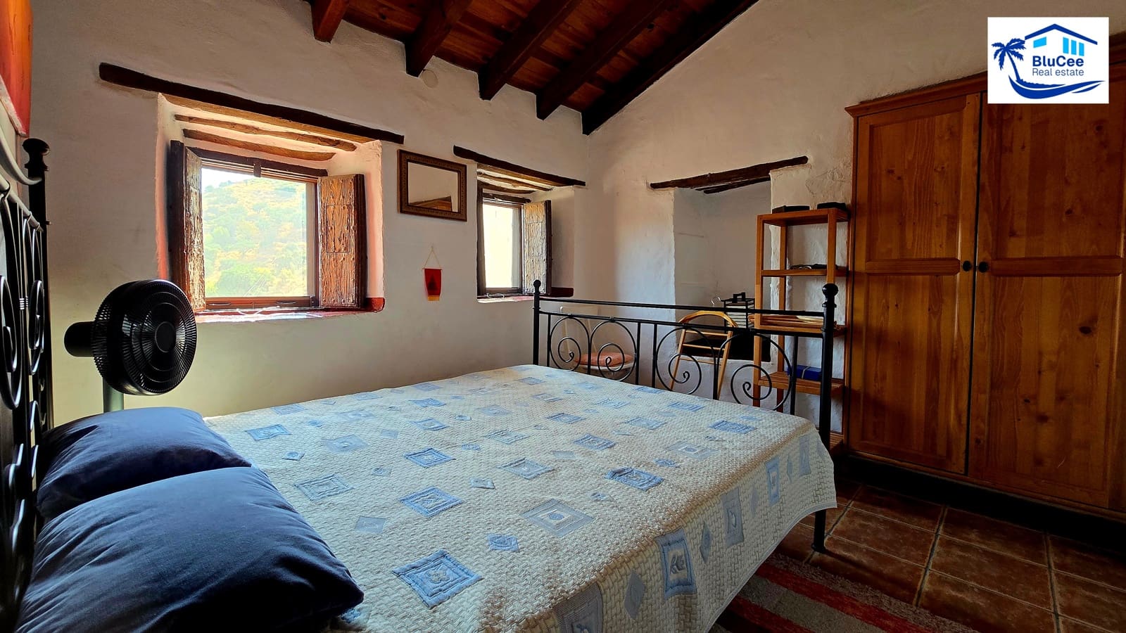 Casa de 4 habitaciones en Almáchar en venta - 215.000 € (Ref: 9985869)
