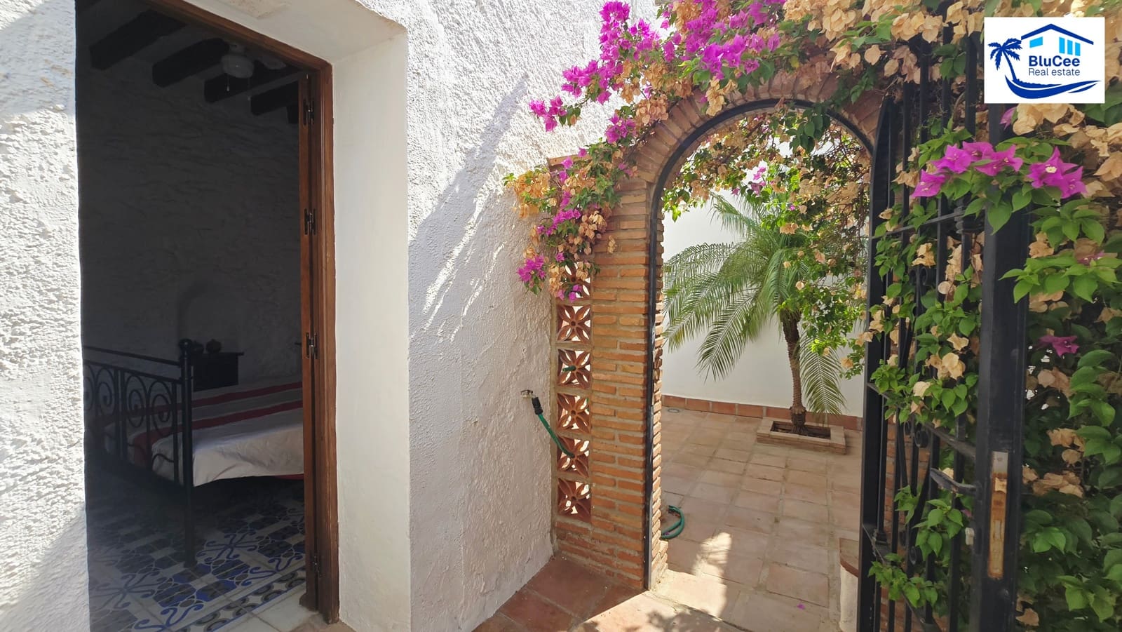 Casa de 4 habitaciones en Almáchar en venta - 215.000 € (Ref: 9985869)