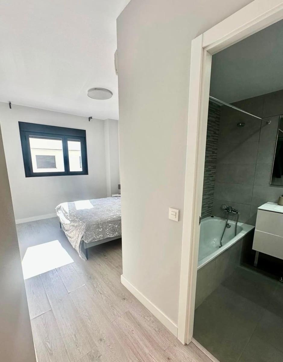 4 chambre Appartement à vendre à La Cala del Moral avec piscine garage - 499 000 € (Ref: 9986077)