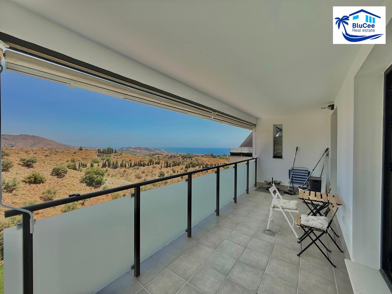 4 soveværelse Lejlighed til salg i La Cala del Moral med swimmingpool garage - € 475.000 (Ref: 9986077)