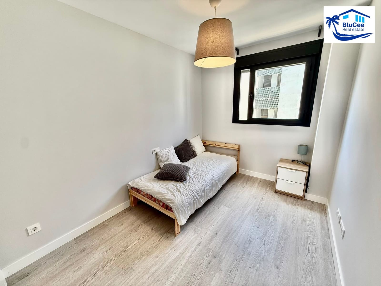4 soveværelse Lejlighed til salg i La Cala del Moral med swimmingpool garage - € 475.000 (Ref: 9986077)
