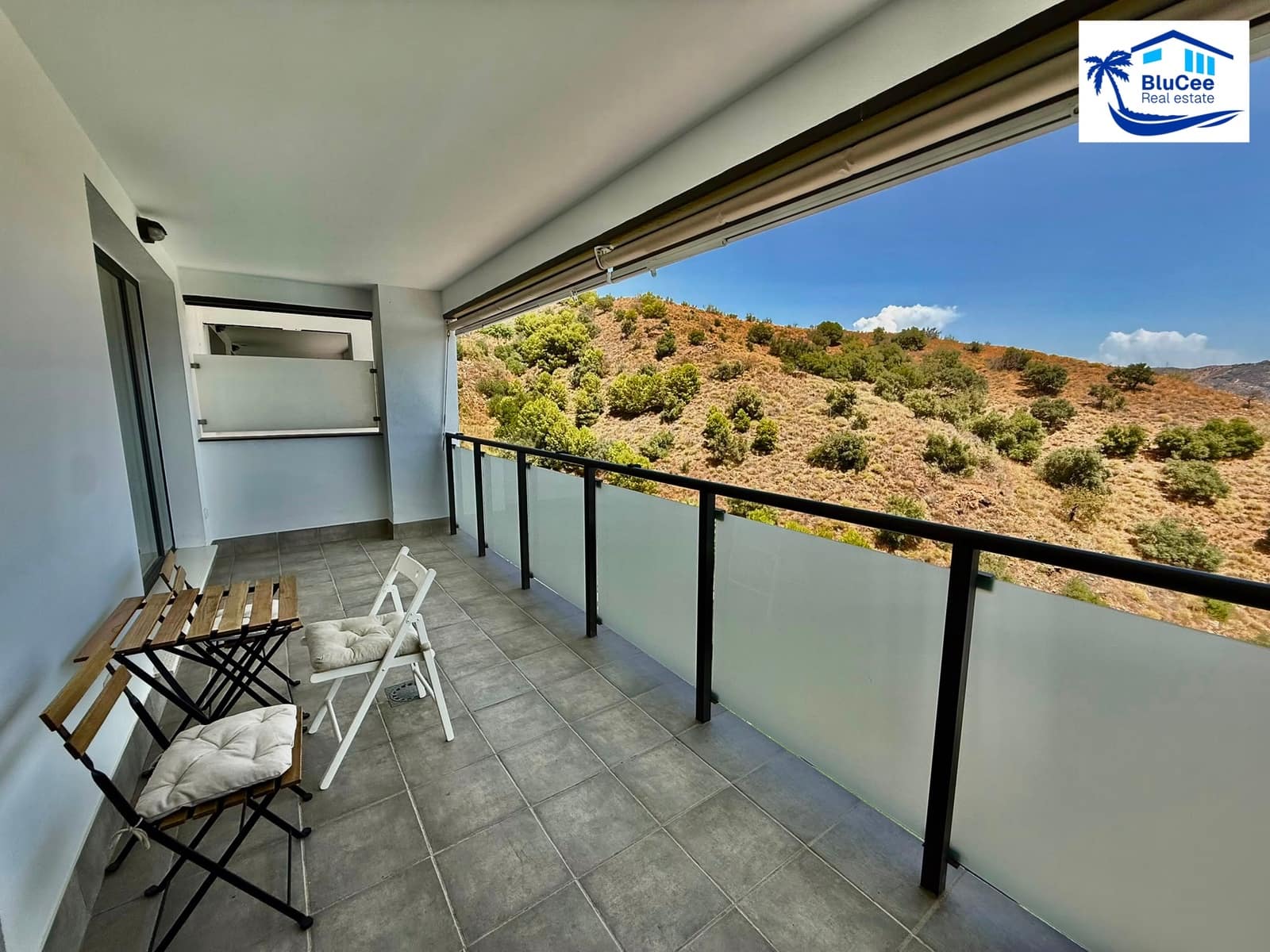 4 soveværelse Lejlighed til salg i La Cala del Moral med swimmingpool garage - € 475.000 (Ref: 9986077)