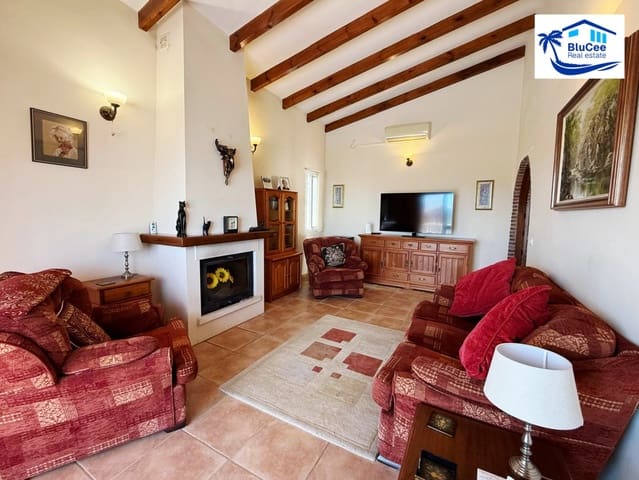 3 soverom Villa til salgs i Comares med svømmebasseng garasje - € 345 000 (Ref: 9993650)