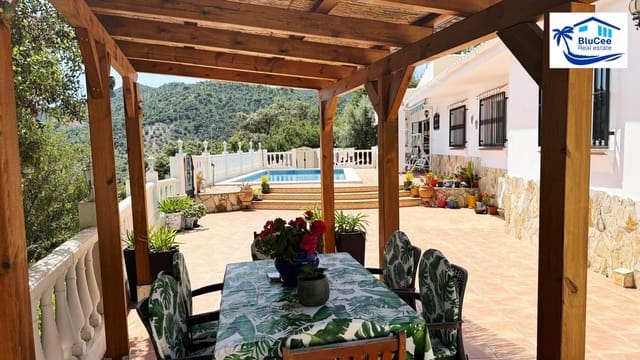 3 soverom Villa til salgs i Comares med svømmebasseng garasje - € 345 000 (Ref: 9993650)