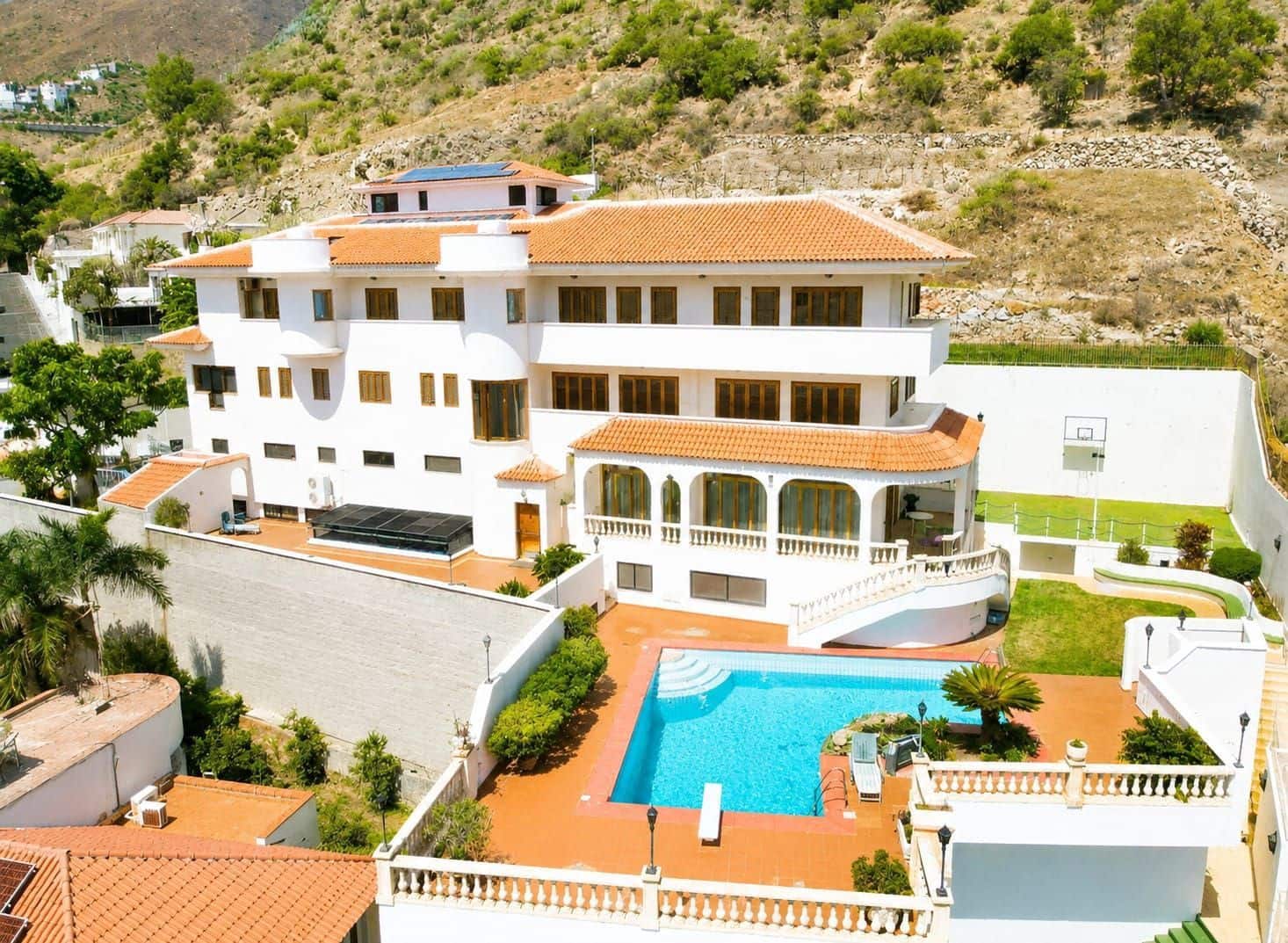 Villa til salg i Santa Cruz de Tenerife med garage - € 2.500.000 (Ref: 10022052)