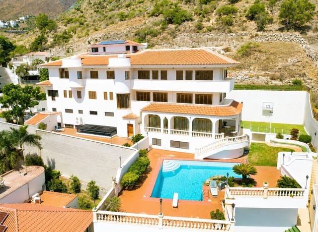 Villa til salg i Santa Cruz de Tenerife med garage - € 2.500.000 (Ref: 10022052)