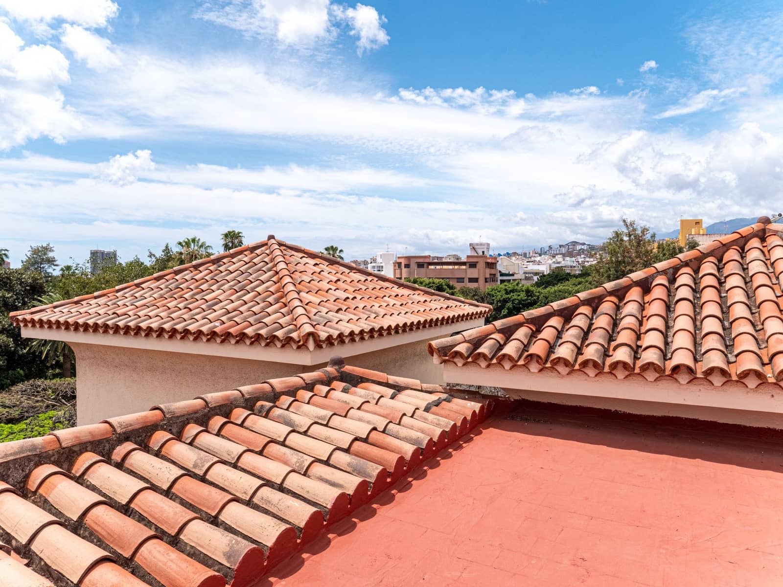 Chalet de 14 habitaciones en Santa Cruz de Tenerife en venta con garaje - 2.900.000 € (Ref: 10044558)
