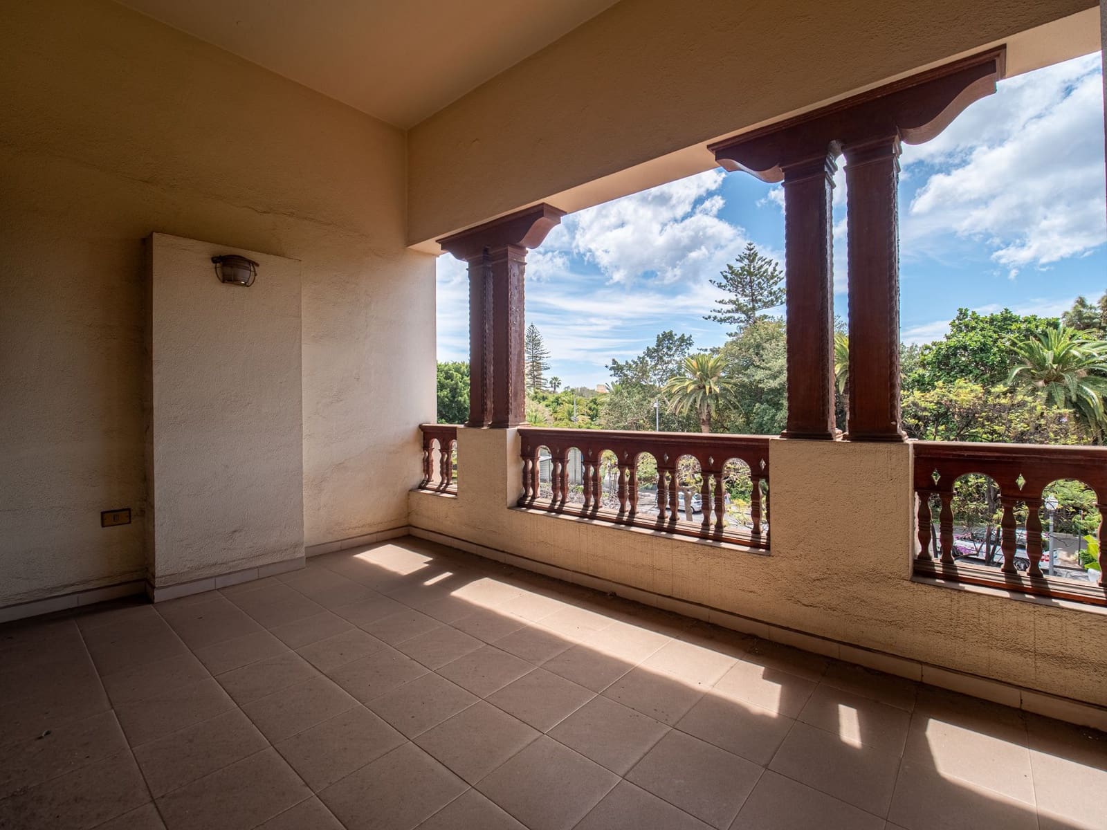 Chalet de 14 habitaciones en Santa Cruz de Tenerife en venta con garaje - 2.900.000 € (Ref: 10044558)