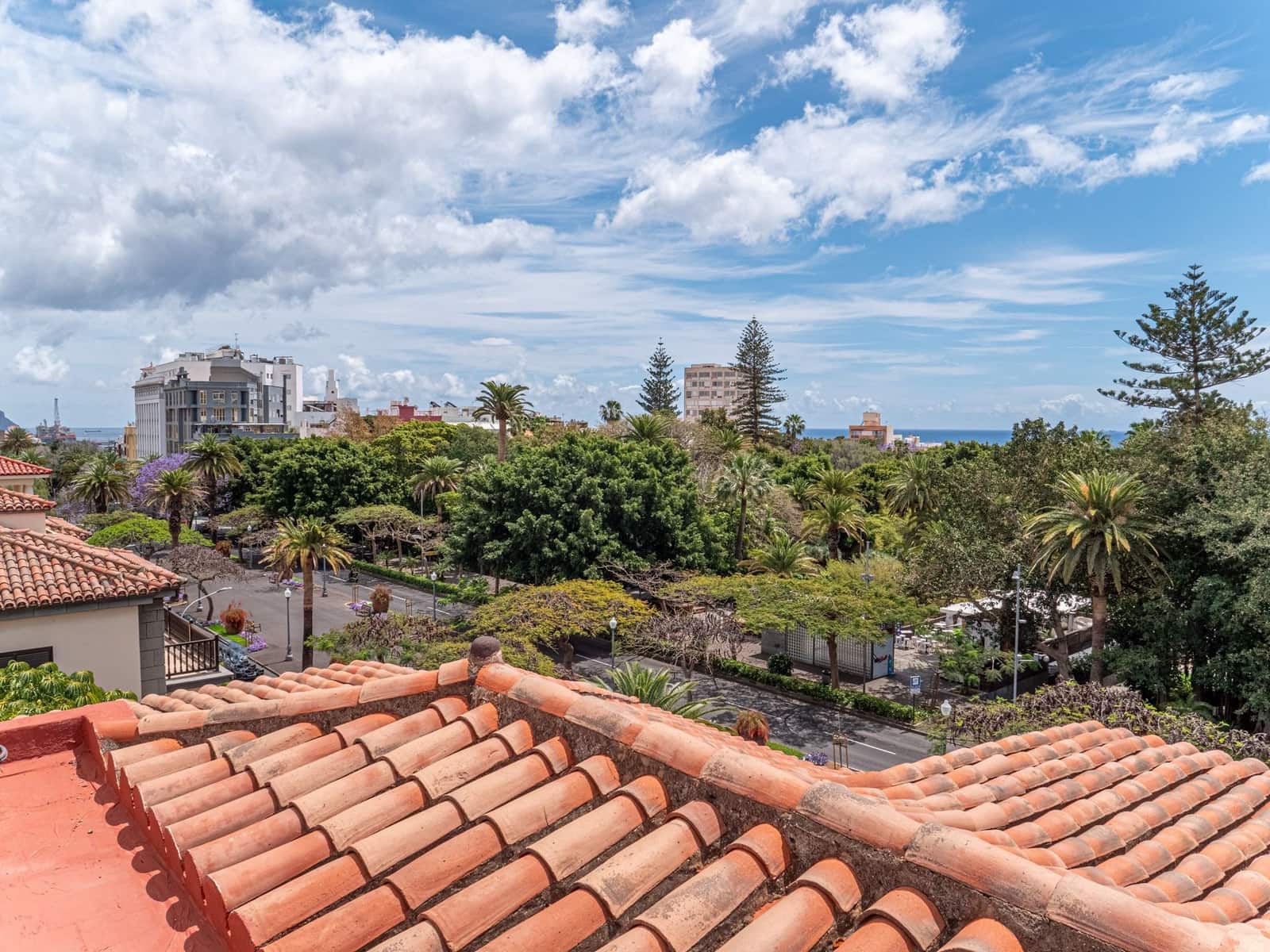 Chalet de 14 habitaciones en Santa Cruz de Tenerife en venta con garaje - 2.900.000 € (Ref: 10044558)