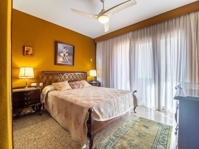 5 makuuhuone Asunto myytävänä paikassa Toscal, Santa Cruz de Tenerife mukana 
autotalli - 875 000 € (Ref: 10044559)