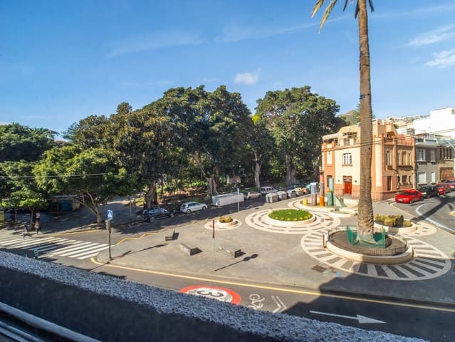 5 makuuhuone Asunto myytävänä paikassa Toscal, Santa Cruz de Tenerife mukana 
autotalli - 875 000 € (Ref: 10044559)