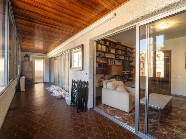 5 makuuhuone Asunto myytävänä paikassa Toscal, Santa Cruz de Tenerife mukana 
autotalli - 875 000 € (Ref: 10044559)