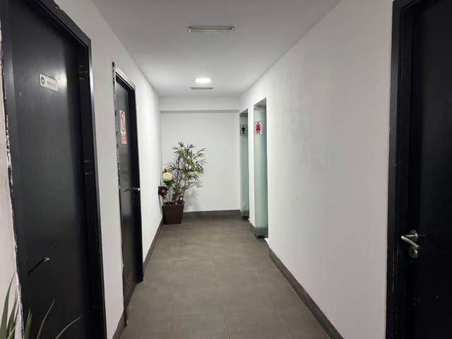 Kaupallinen myytävänä paikassa Toscal, Santa Cruz de Tenerife - 600 000 € (Ref: 10080502)