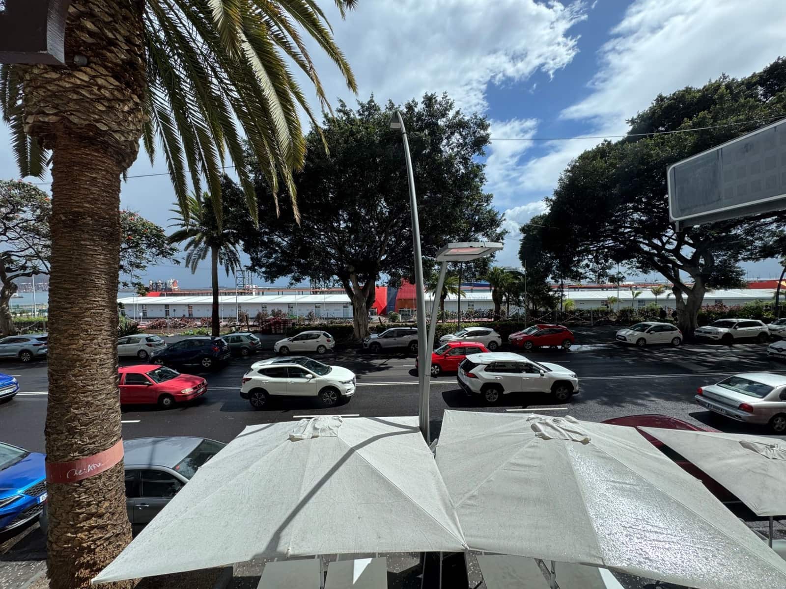 Kaupallinen myytävänä paikassa Santa Cruz de Tenerife - 600 000 € (Ref: 10080502)