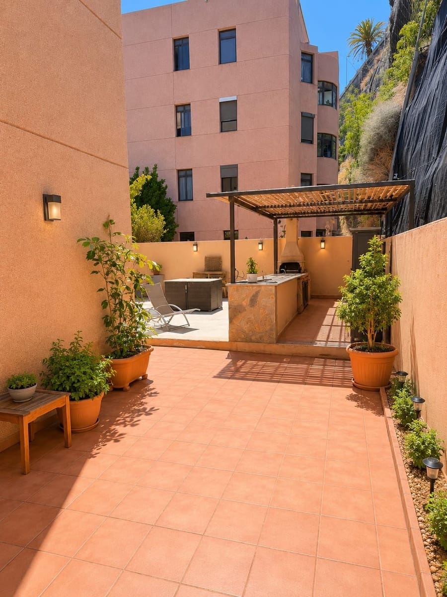 3 bedroom Flat for sale in El Rosario with garage - € 490,000 (Ref: 10108951)