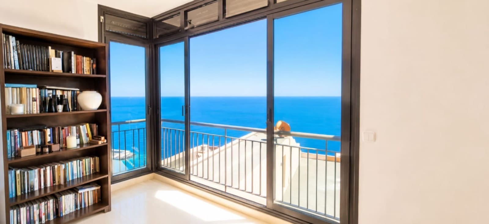 3 bedroom Flat for sale in El Rosario with garage - € 490,000 (Ref: 10108951)