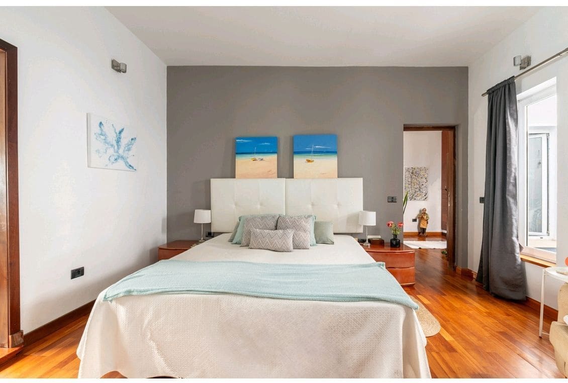 4 bedroom Villa for sale in Santa Cruz de Tenerife - € 475,000 (Ref: 10164226)