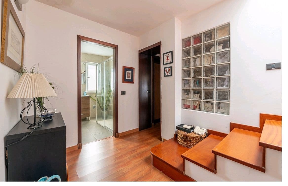 4 bedroom Villa for sale in Santa Cruz de Tenerife - € 475,000 (Ref: 10164226)
