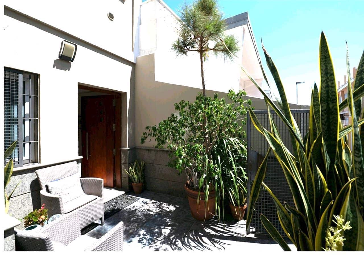 4 bedroom Villa for sale in Santa Cruz de Tenerife - € 475,000 (Ref: 10164226)