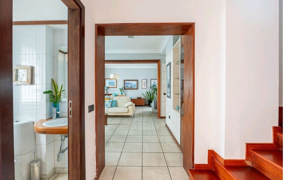 4 bedroom Villa for sale in Santa Cruz de Tenerife - € 475,000 (Ref: 10164226)