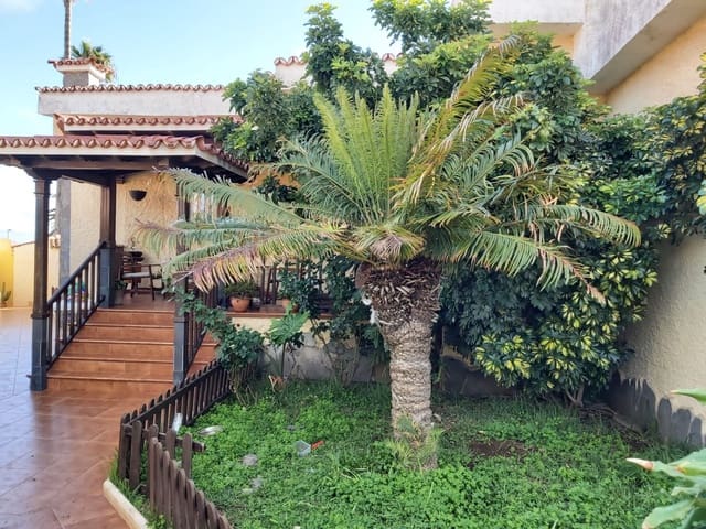5 slaapkamer Villa te koop in San Cristóbal de La Laguna met garage - € 490.000 (Ref: 5853372)