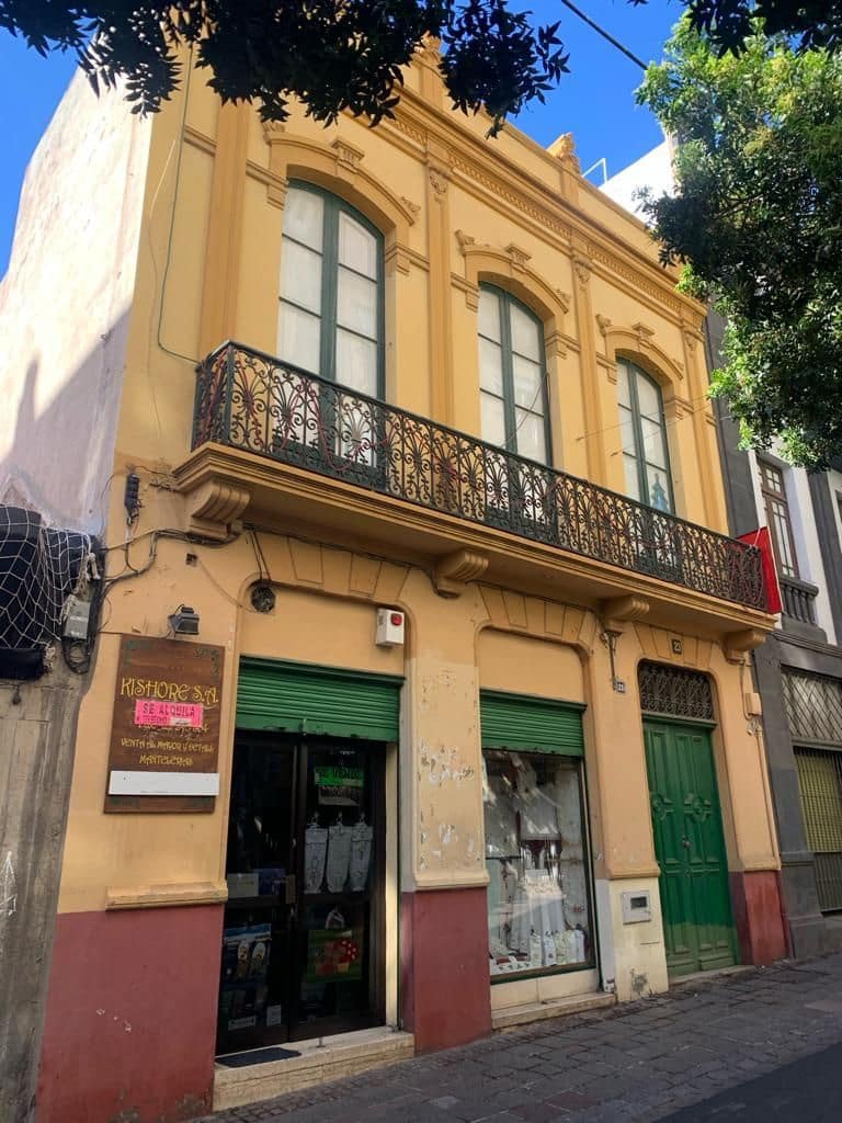 8 bedroom Villa for sale in Santa Cruz de Tenerife - € 615,000 (Ref: 7942540)