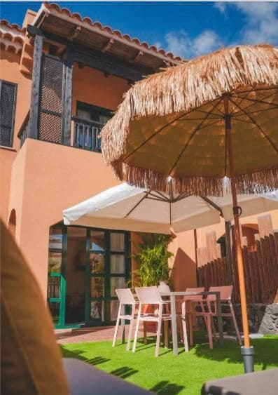 3 soveværelse Semi-Rækkehus til salg i San Miguel de Abona med swimmingpool garage - € 420.000 (Ref: 7965369)