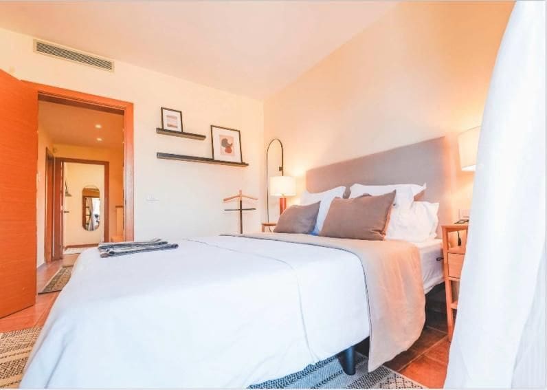 3 soveværelse Semi-Rækkehus til salg i San Miguel de Abona med swimmingpool garage - € 420.000 (Ref: 7965369)