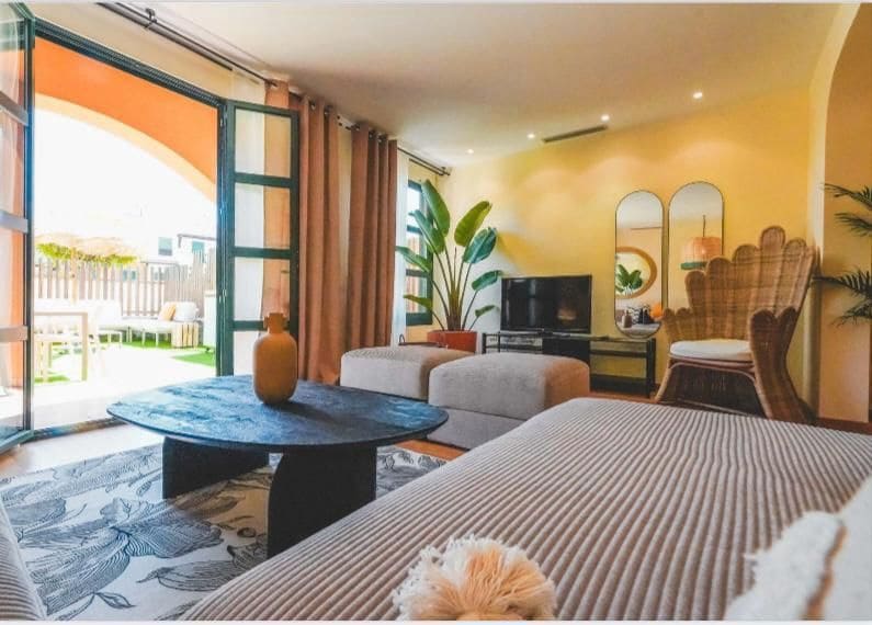 3 soveværelse Semi-Rækkehus til salg i San Miguel de Abona med swimmingpool garage - € 420.000 (Ref: 7965369)