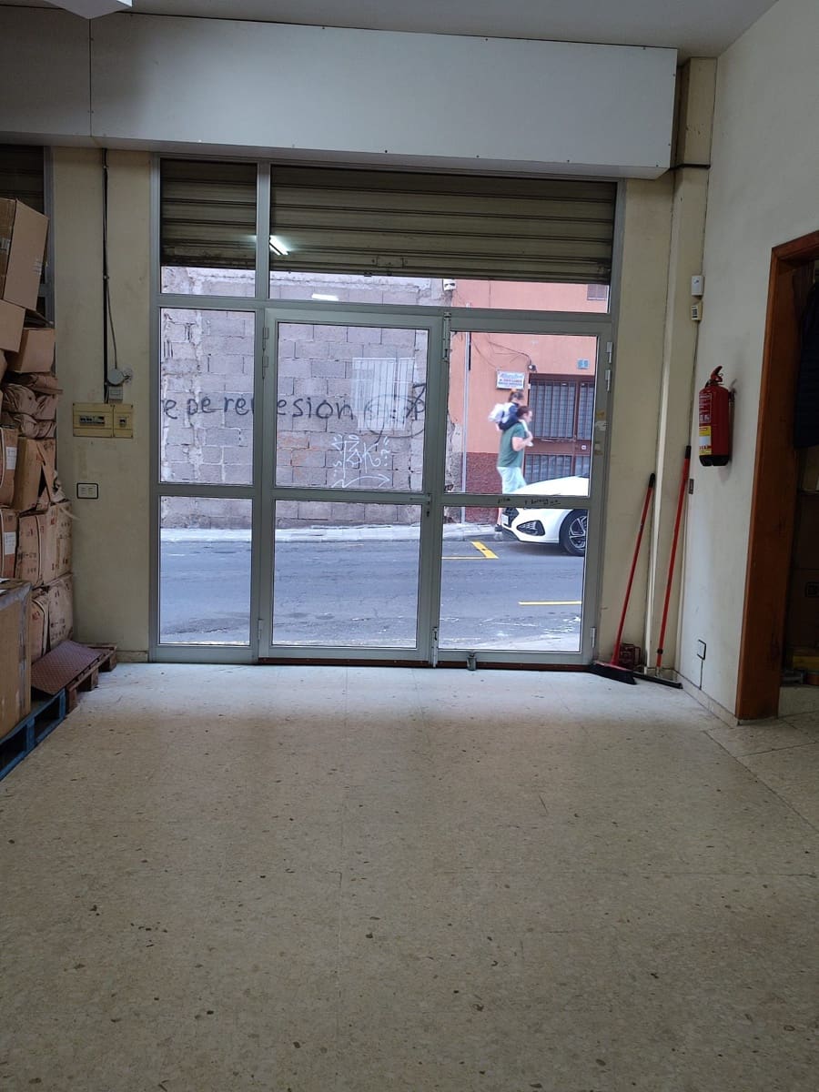 Kommersiell til salgs i Santa Cruz de Tenerife - € 200 000 (Ref: 8017843)