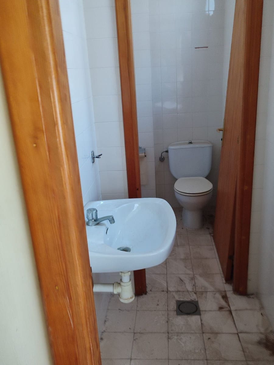 Kommersiell til salgs i Santa Cruz de Tenerife - € 200 000 (Ref: 8017843)