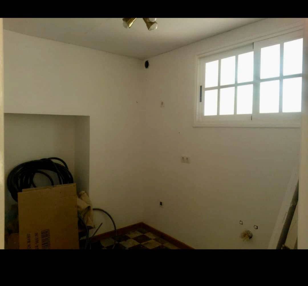 4 sovrum Kommersiell att hyra i San Cristobal de La Laguna - 1 100 € (Ref: 8079517)