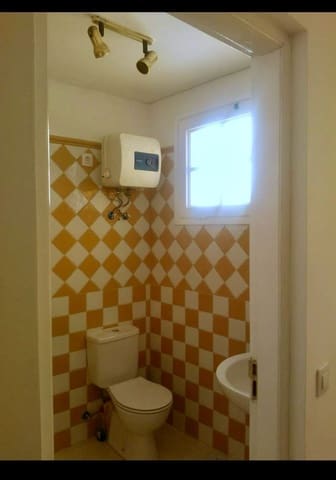 4 sovrum Kommersiell att hyra i San Cristóbal de La Laguna - 1 100 € (Ref: 8079517)