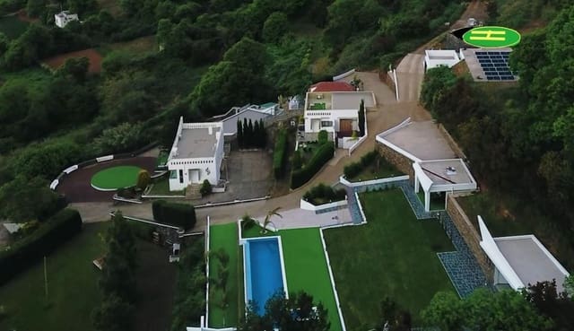 Chalet de 6 habitaciones en La Orotava en venta con garaje - 4.250.000 € (Ref: 8284078)