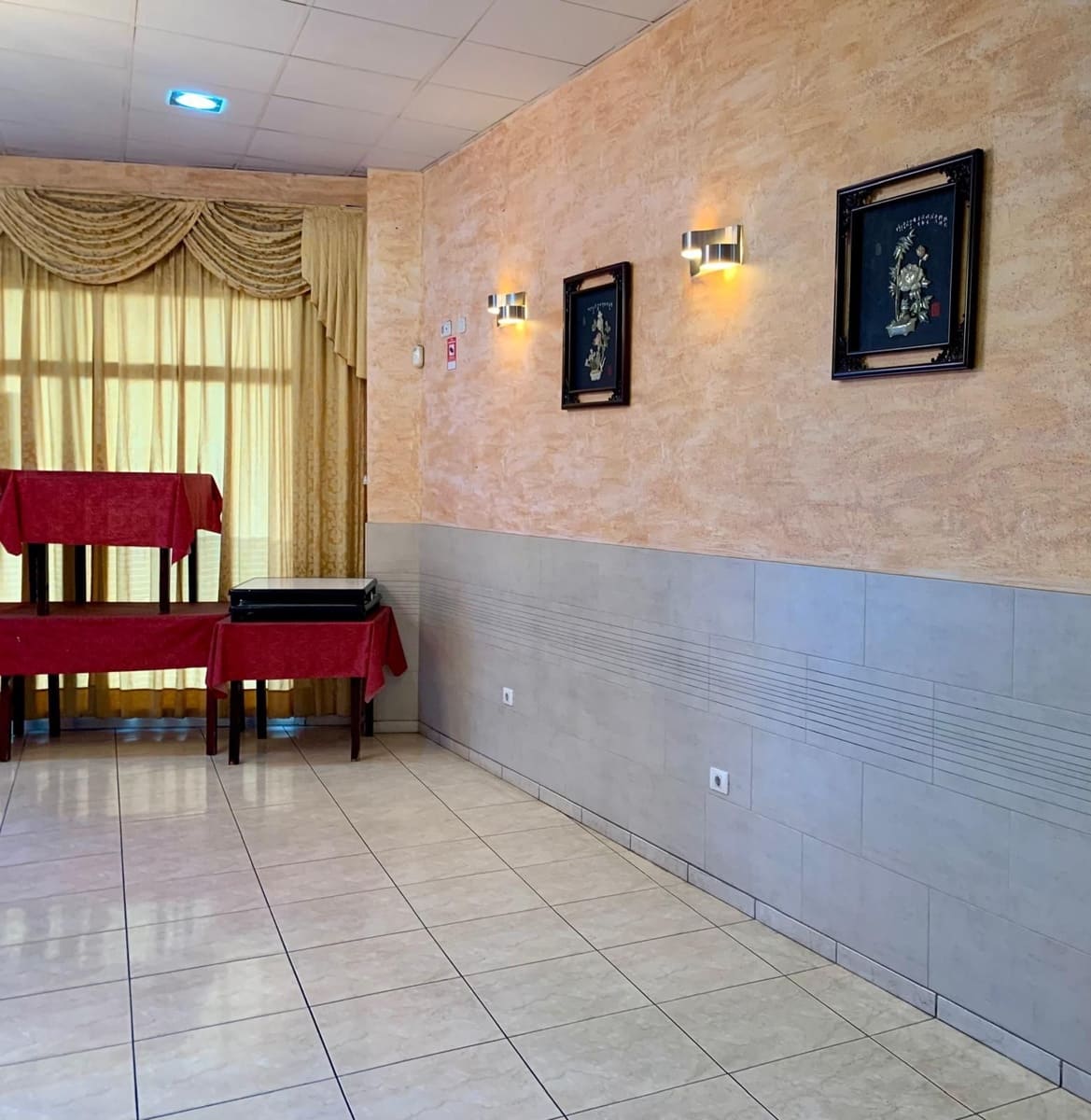 Commercieel te huur in San Cristobal de La Laguna - € 1.600 (Ref: 8342776)