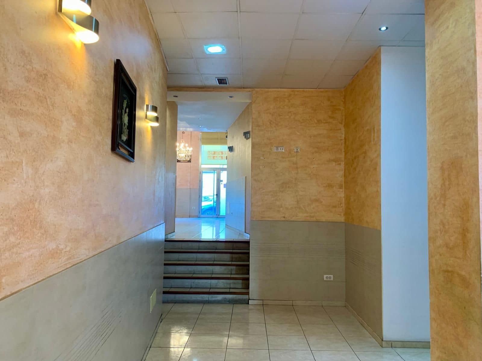 Commercieel te huur in San Cristobal de La Laguna - € 1.600 (Ref: 8342776)