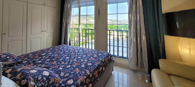 2 sovrum Hus till salu i Playa del Duque, Adeje med garage - 695 000 € (Ref: 8498502)