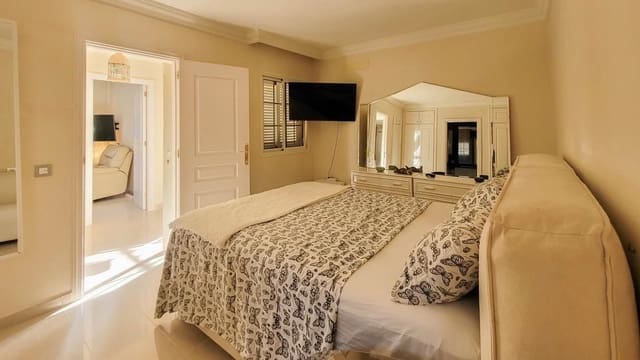 2 sovrum Hus till salu i Playa del Duque, Adeje med garage - 695 000 € (Ref: 8498502)