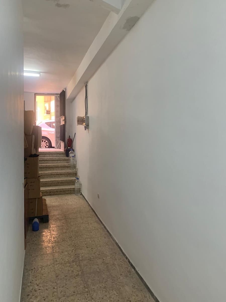 Local Comercial en Santa Cruz de Tenerife en venta - 100.000 € (Ref: 8546772)