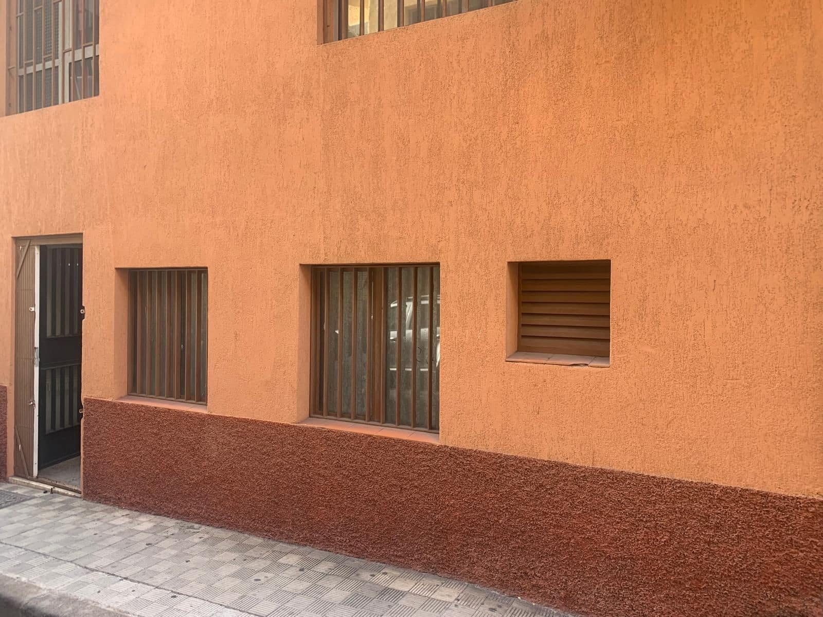 Local Comercial en Santa Cruz de Tenerife en venta - 100.000 € (Ref: 8546772)