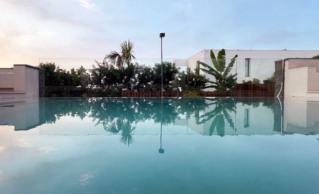 4 slaapkamer Villa te koop in El Sauzal met zwembad garage - € 1.750.000 (Ref: 8743011)