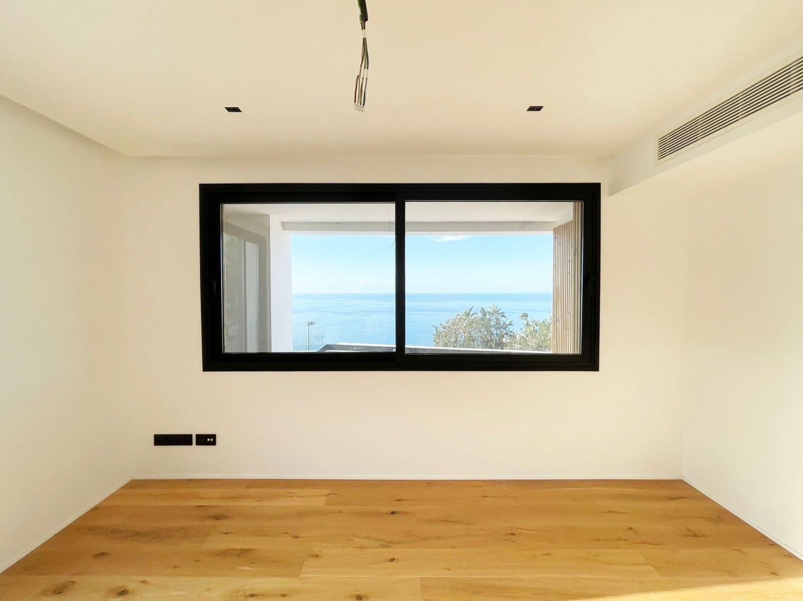 4 sypialnia Willa na sprzedaż w El Sauzal z basenem garażem - 1 750 000 € (Ref: 8743011)