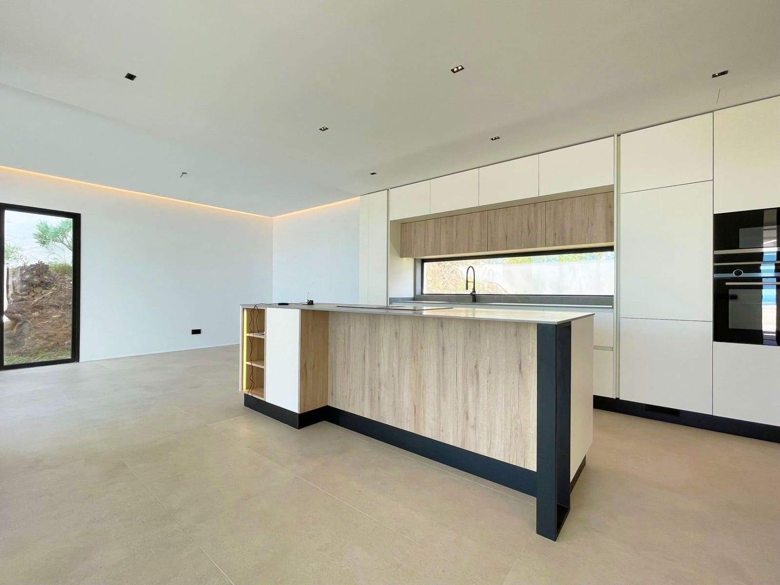 4 sypialnia Willa na sprzedaż w El Sauzal z basenem garażem - 1 750 000 € (Ref: 8743011)