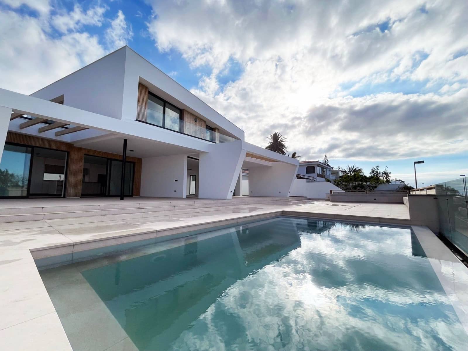 4 sypialnia Willa na sprzedaż w El Sauzal z basenem garażem - 1 750 000 € (Ref: 8743011)