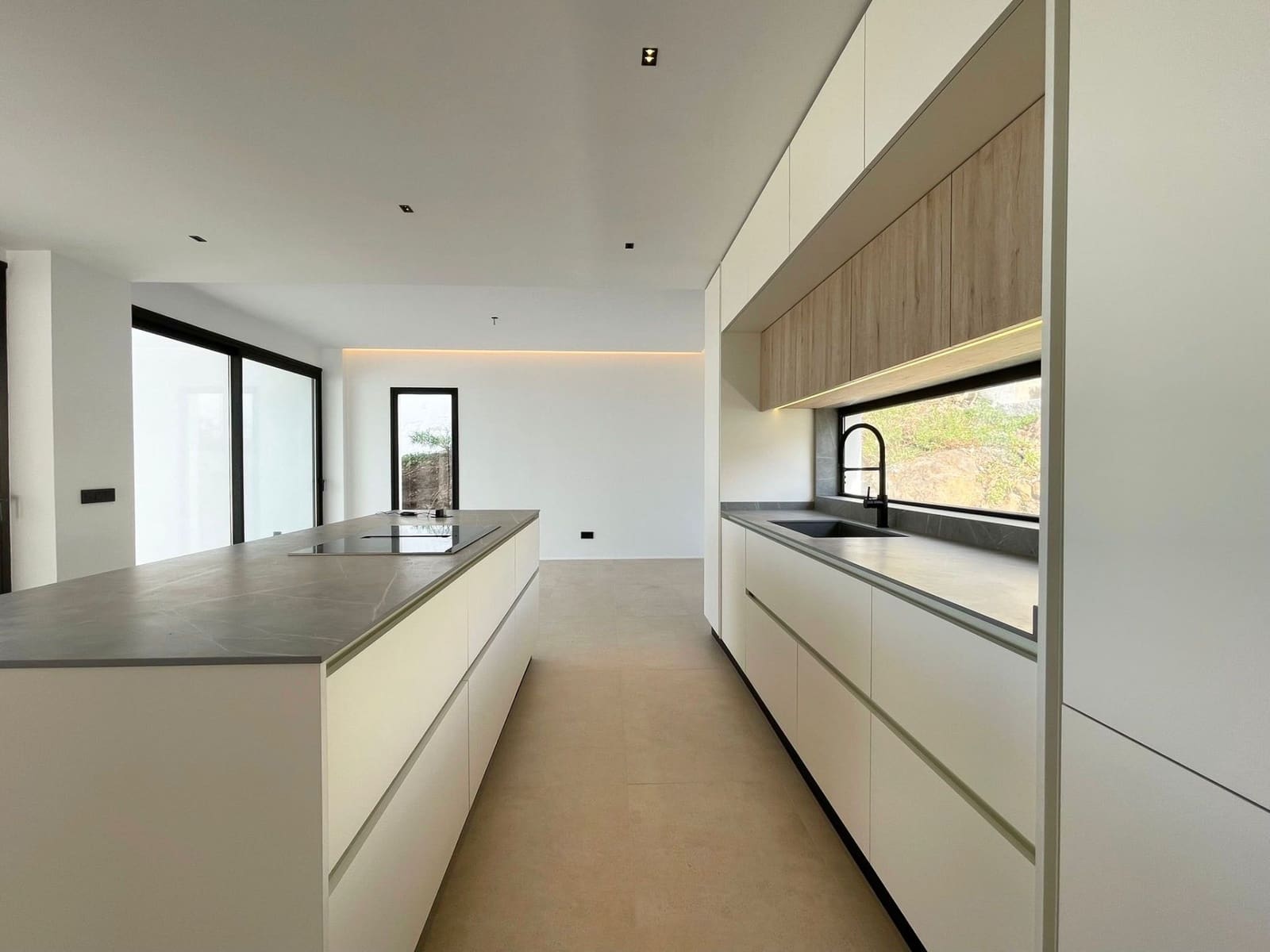 4 sypialnia Willa na sprzedaż w El Sauzal z basenem garażem - 1 750 000 € (Ref: 8743011)