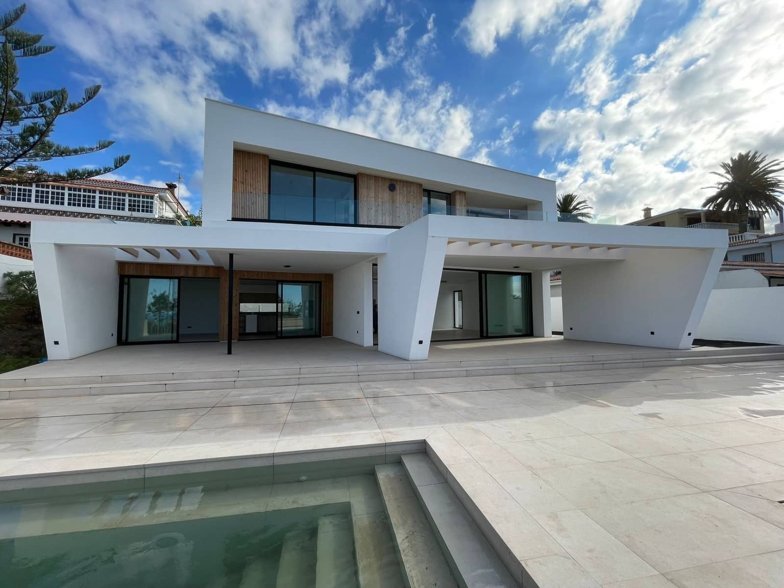 4 sypialnia Willa na sprzedaż w El Sauzal z basenem garażem - 1 750 000 € (Ref: 8743011)