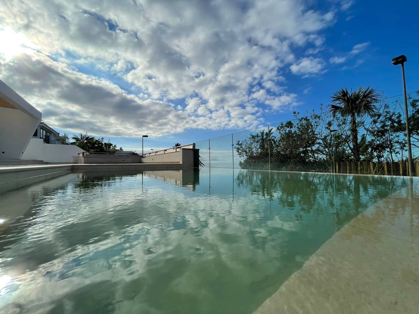 4 sypialnia Willa na sprzedaż w El Sauzal z basenem garażem - 1 750 000 € (Ref: 8743011)