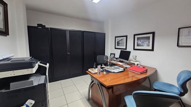 Kommersiell til salgs i Zona Rambla, Santa Cruz de Tenerife - € 275 000 (Ref: 8777974)